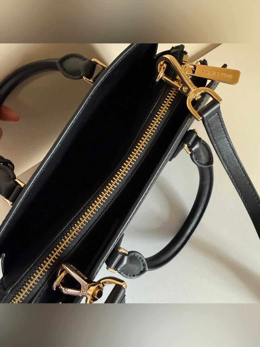 Michael Kors SHEILA SM CZ SATCHEL NON-LTHR